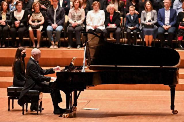 ���ٹ��Ų������������ˣ����������һ�������Ф������