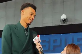 文班亚马2米26身高引媒体关注 美女记者：感觉都不是一个气流层的图片