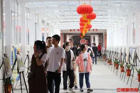 长沙民办学校集中开放日丨600名学生及家长“沉浸式”参观校园体验课堂图片