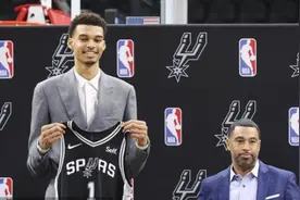 “受到如摇滚明星般的欢迎”！NBA首迎法国籍状元文班亚马图片
