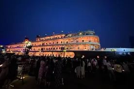 端午假期超6000人登船，“知音号”穿越二次元图片