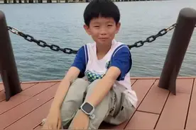 小猫照镜子｜烟台中小学生习作园地图片