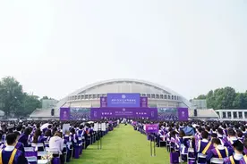 追光逐梦！清华大学2023年研究生毕业典礼举行图片