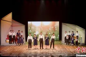 中国首部孤独症儿童公益舞台剧《交响》推出 助力特殊儿童成长图片