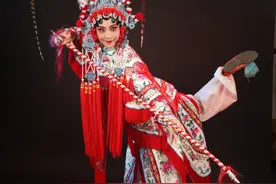 封面深镜｜“95后女生收6岁徒弟传承非遗”上热搜 吴菁菁：川剧就是我的“白月光”图片