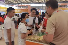 全球假睫毛，七成产自咱们这里图片