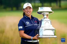 问鼎女子PGA锦标赛冠军，上海选手殷若宁首捧高尔夫大满贯奖杯图片