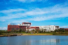 青岛电影学院：扎根世界“电影之都”，蹚出产教融合新路图片