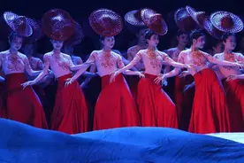 朵朵小荷舞姿竞绽放，“汕艺·小荷花”首次汇报演出举行图片