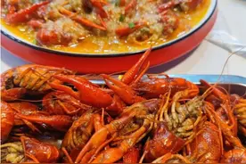 2023苏杭丝绸服装暨夏季特色农产品展开幕，“美食顶流”小龙虾受热捧图片