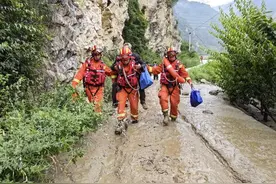 四川汶川县遭遇山洪泥石流 家属称遇难夫妻遗体被找到 当地：失联者由7人降至3人图片