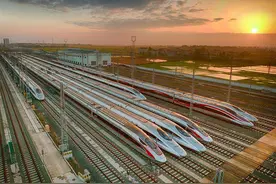 武铁7月1日起实行新的列车运行图图片