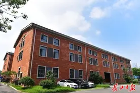 青山“红房子”老厂房蝶变创意园，“在这上班幸福感都提升了”图片