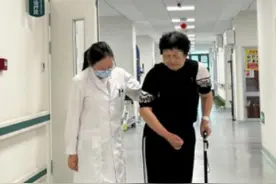 康复出“奇迹” 脑出血重症患者历经3个月竟能行走自如图片