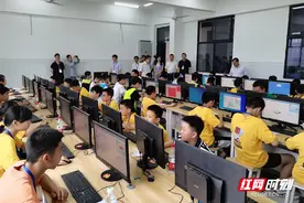 “放飞梦想 心逐太空”郴州市举行青少年太空机器人竞赛图片