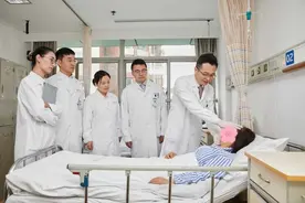 一个月三例！舌头溃疡久久不愈，竟是癌！和这些习惯有关图片