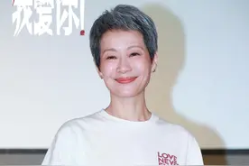 60岁后的叶童，开始有了不同的人生体验丨人物图片