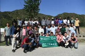 外国留学生接触中国农活的一百个小时：看见不一样的乡村图片