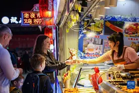 消费火 人气旺——中俄边境小城盛夏新气象图片