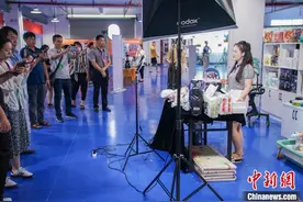 直播撬动边贸发展 “中国好物”俏销东盟图片