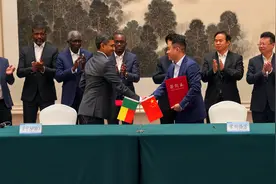 10亿美元大单，中国电动摩托车 如何跑上非洲新赛道图片