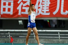 刘翔的“领地”闯进一位湖北小伙子，朱胜龙斩获全国110米栏冠军图片