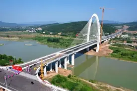 古渡架飞虹！广元摆宴坝嘉陵江大桥建成通车图片