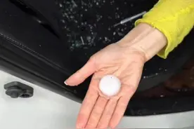 黑龙江宁安降下9厘米冰雹 市民：有乒乓球大小图片