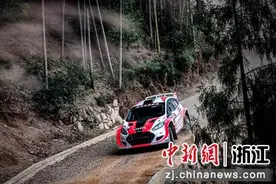 浙江瑞安举行汽车拉力精英赛 上演“速度与激情”图片