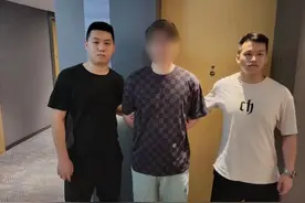 用假表换名表，男子盗走发小价值22万元的名表图片