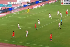 “费莱尼进球被吹”事件，引球迷质问图片