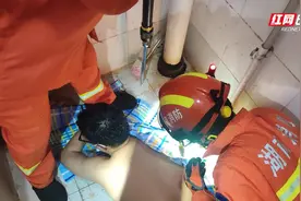 长沙一高校男生被卫生间“吞手怪”卡住图片