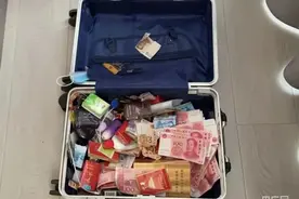 洗车变洗劫，恣意别妄为图片