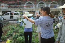 20余名大学生“昼耕夜读”，华科大劳动教育这样开展图片