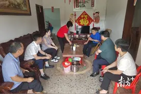 兴宁市罗岗镇开展“七一”走访慰问活动图片