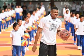 NBA巨星“字母哥”走进广州校园：揭幕环保球场，学跳篮球课间操图片