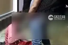 小便视频疯传！印度高官在官邸给“被小便”男子洗脚道歉图片