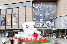 景枫中心7周年，线条小狗全国首展&首家快闪店落地图片