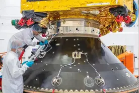 欧几里得飞往拉格朗日点，寻找黑暗的引力图片