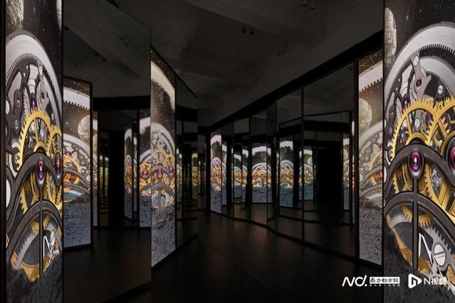 ��ʫ�������Ϻ���Ļ��ʱ��չ���������ӳ�������������