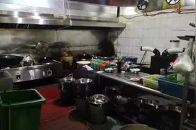 回收锅底炼油给顾客食用，成都一火锅店6人被刑拘图片