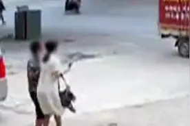 女子当街被强拽入面包车，湖北浠水警方：涉事双方4人均被拘视频封面