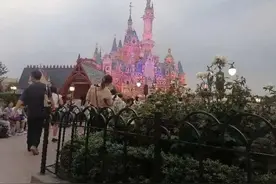 花400元买上海迪士尼VIP烟花位，到现场后傻眼图片