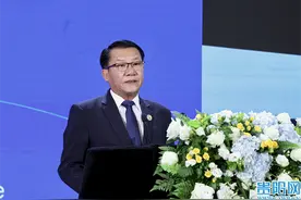 老挝凯山·丰威汉市委书记、市长帕松信·嘉乐苏：聚焦六领域 制定发展政策图片