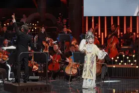 当年轻人听戏的“血脉觉醒”，她在抖音被网友催更点歌图片