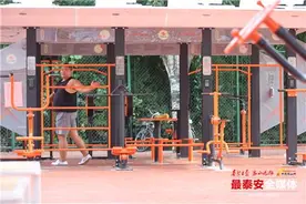 满足不同群体健身需求！泰安林校操场健身活动区上新图片