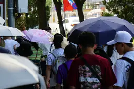 调查| 北京导游酷暑日记：俩月没休息，年轻导游累哭了图片