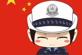 【道路交通安全警示教育】梁河警方：头部遭车轮撞击，幸有头盔保住了命！图片