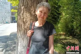 法国汉学家何碧玉：喜欢骑着自行车感受老舍笔下的北京图片