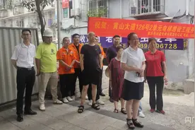 重庆25年旧楼焕新  加装电梯让“悬空老人”轻松出行图片
